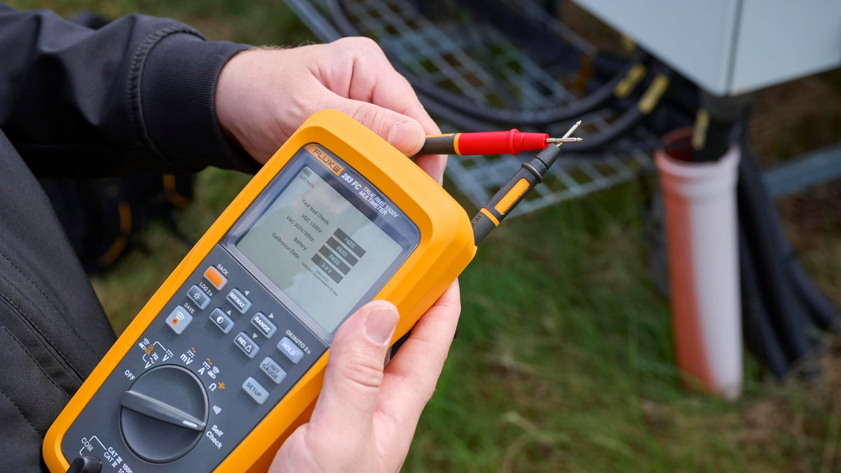 Fluke 283FC - CAT III 1500V, CAT IV 1000V True-RMS Wireless Multimeter